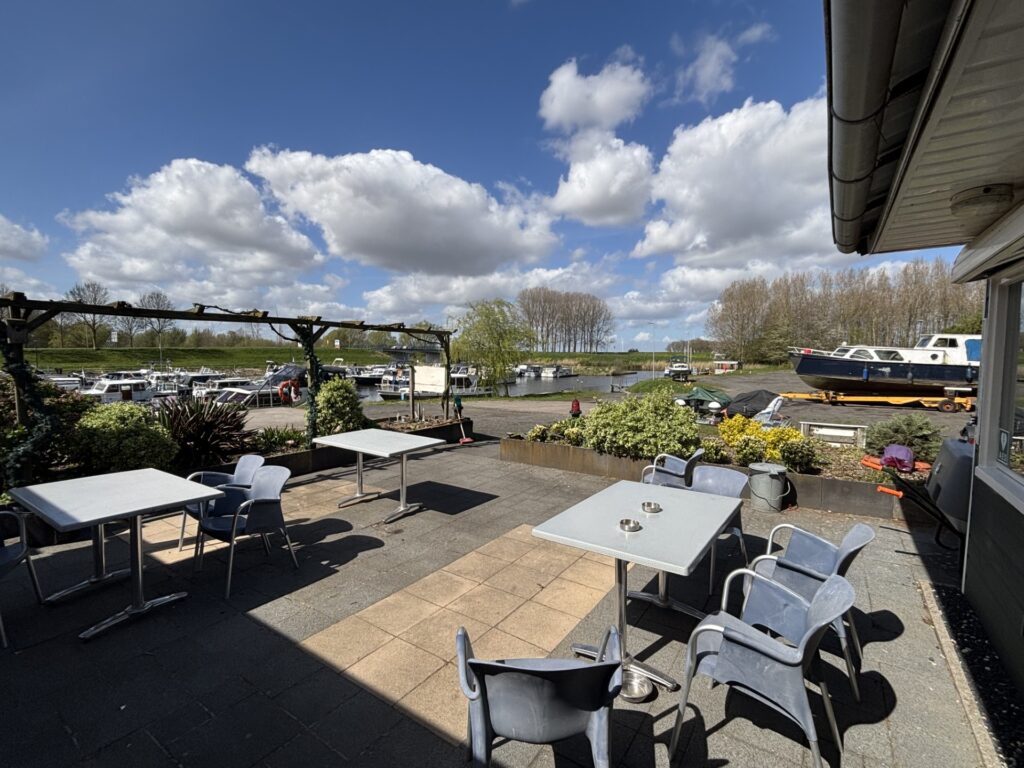 60b916e0 c100 405f 8011 9f0de77dcfdd